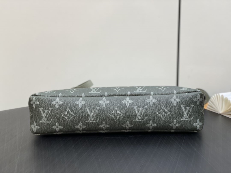 LV Clutch Bags